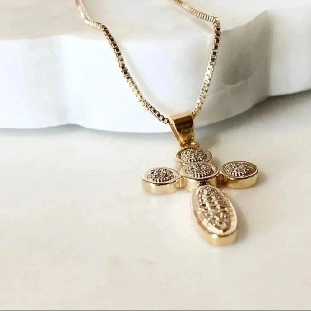 DAINTY Cross Necklace |Cubic Zirconia Necklace | Faith Necklace| 18k Good Plated - Picture 6 of 12